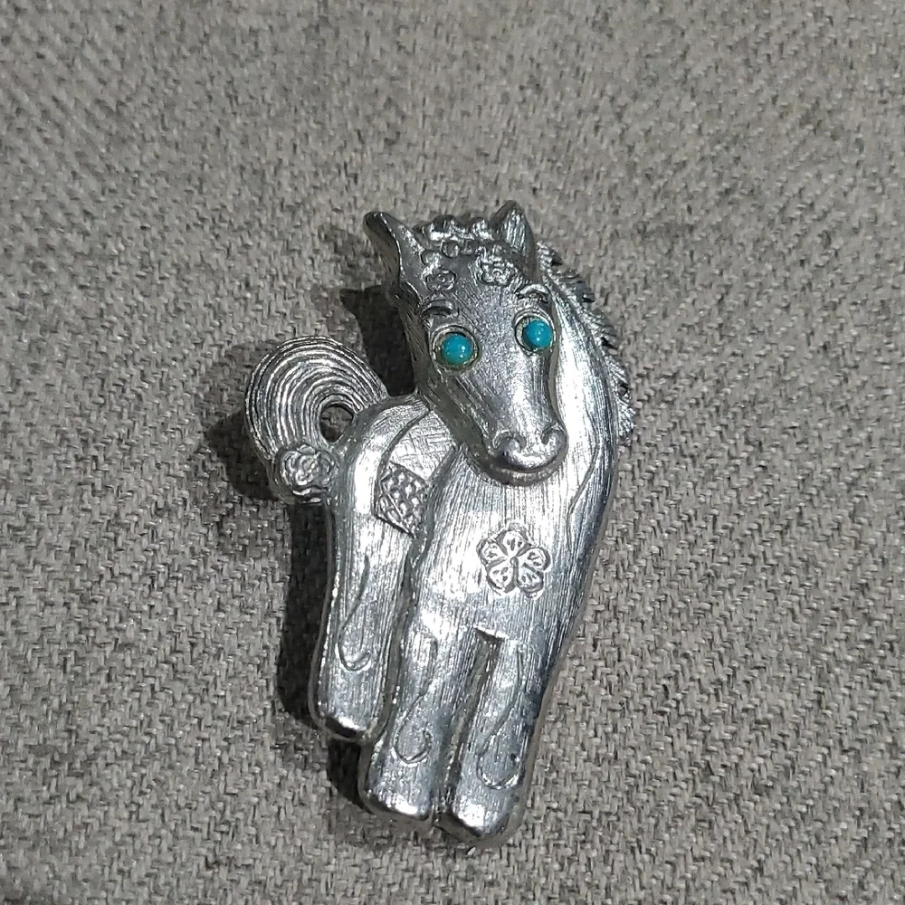 Vintage Silver Tone Horse Pony Brooch with Blue Eyes And Flower Accents Western